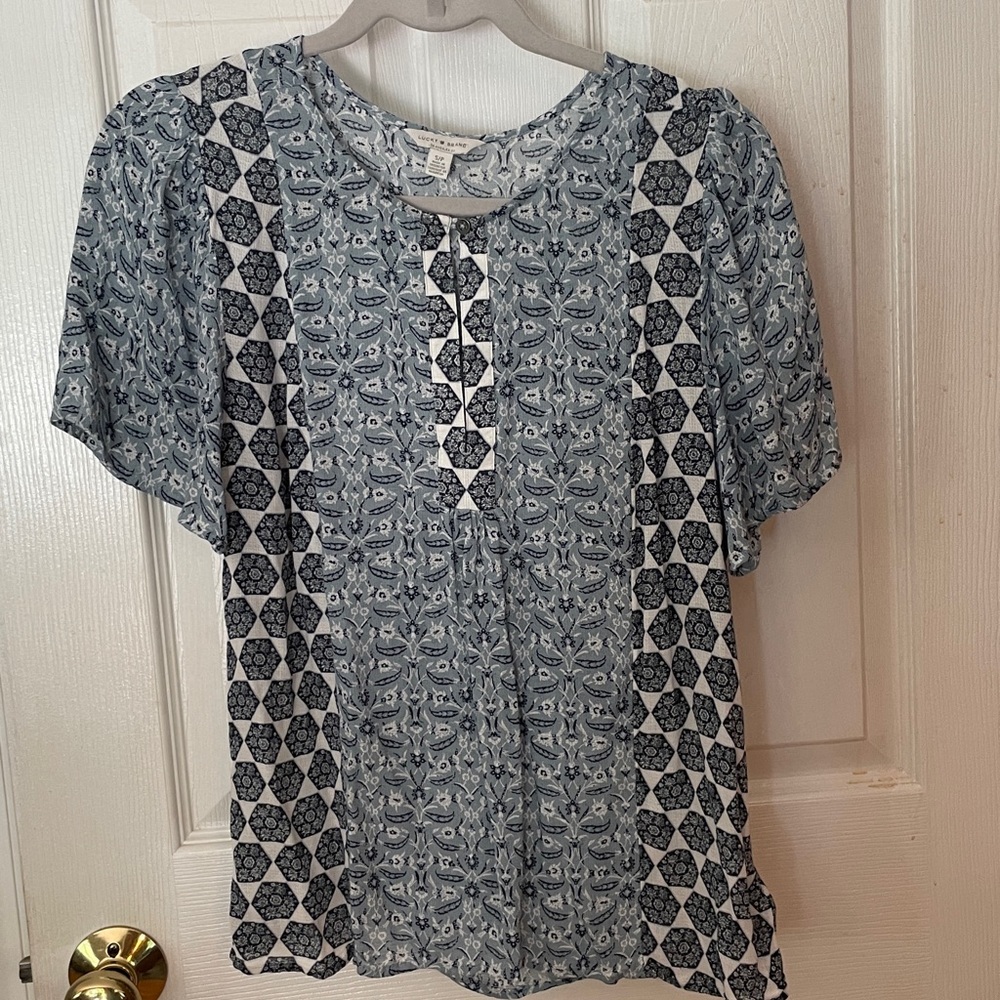 Lucky Brand boho chic print tee in blue multi color  pattern Unique gorgeous top